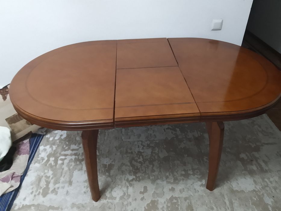 Срочно продам  стол и стулья