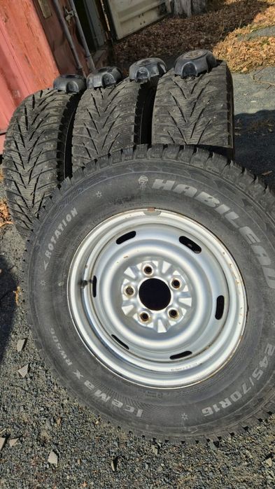 Резина зимняя на дисках 245/70R16