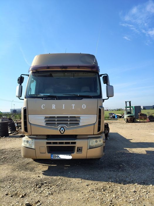 Ansamblu Renault Premium 440 + trailer utilaje 3 axe