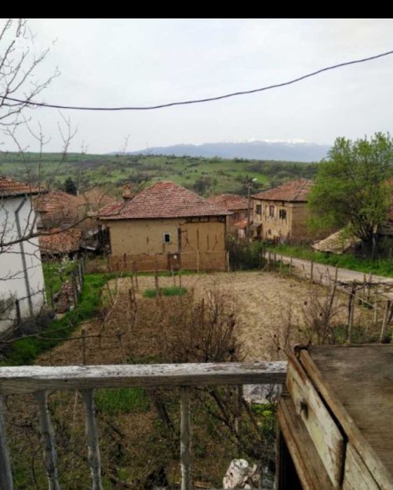 Парцел в с.Хотово 550 кв.м и къща