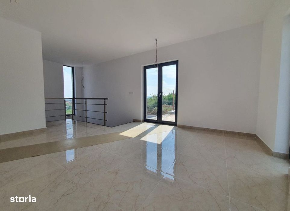 Apartament tip duplex,80mp+30mp teren+2 parcari-Valea AdancaCod:154680