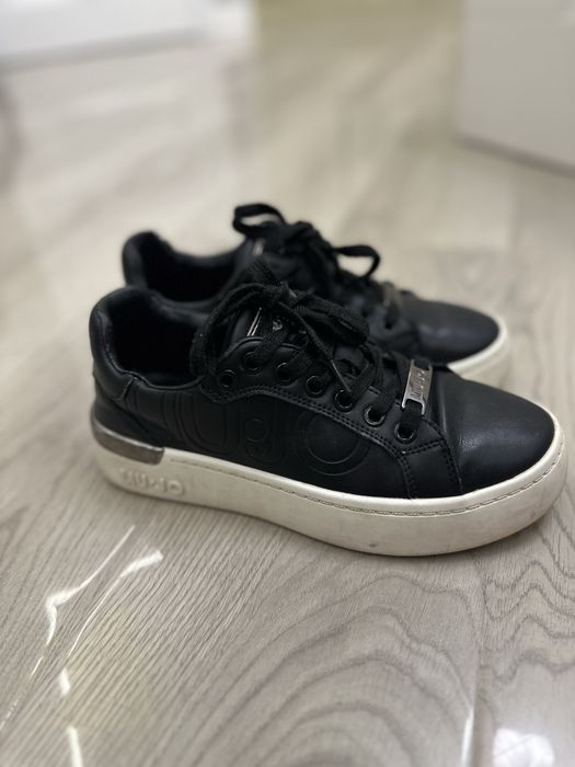 Распродажа Кроссовки