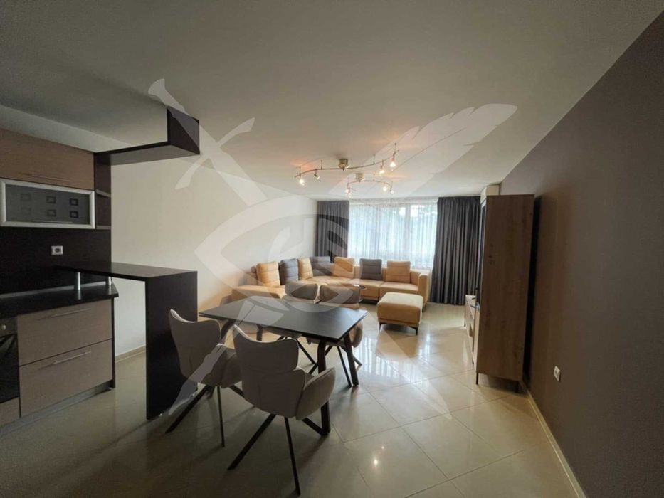 Дава се под наем Тристаен апартамент в Варна, Център - 50 кв.м за 1350 € - Снимка #1