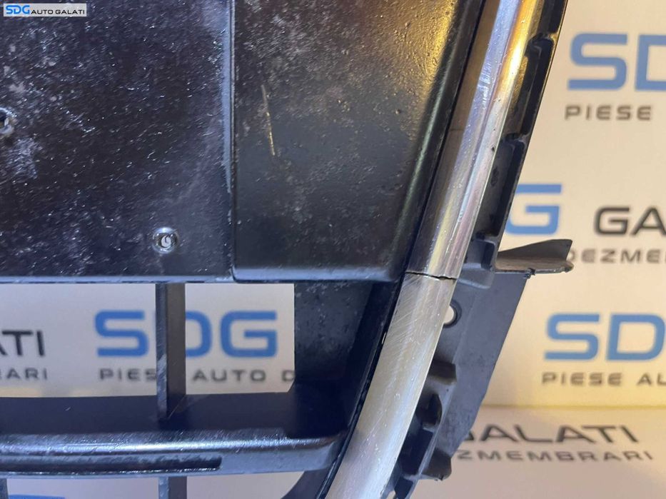 Grila cu Sigla Emblema cu Defect Audi A5 2008 - 2011 Cod 8T0853651B