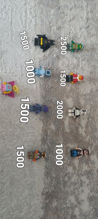 Продаю фигурки лего