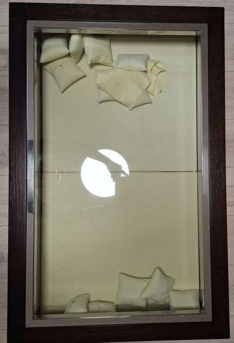 Продам стол для ювелирных изделий!