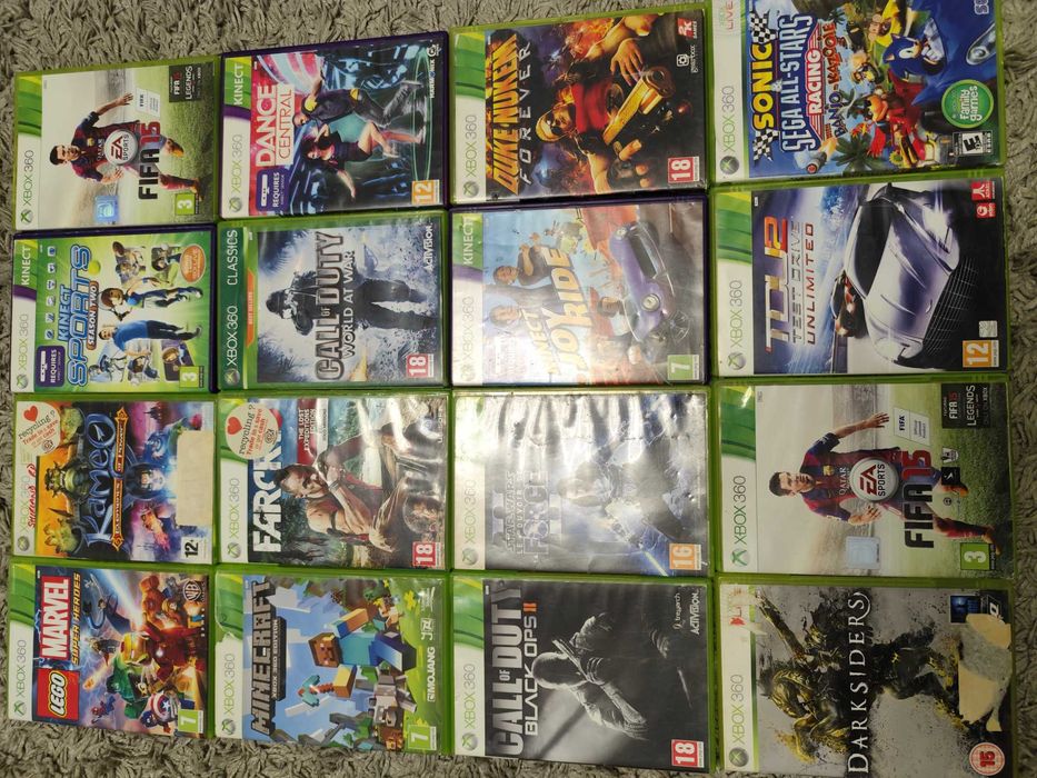 Vând Xbox 360 cu senzor kinect și 12 jocuri