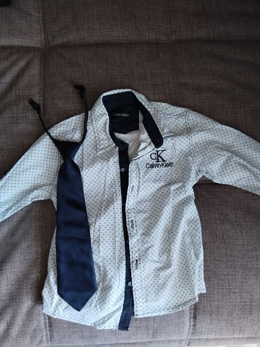 Рубашка cK галстуком