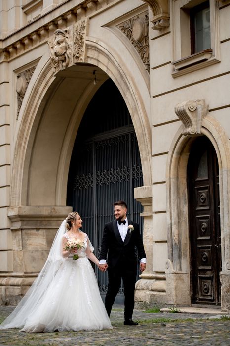 Rochie mireasa tip printesa + voal si crinolina