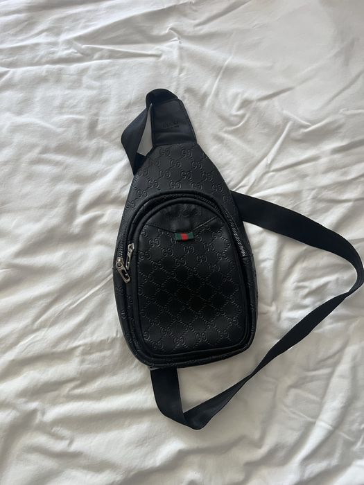 чанта на Gucci .