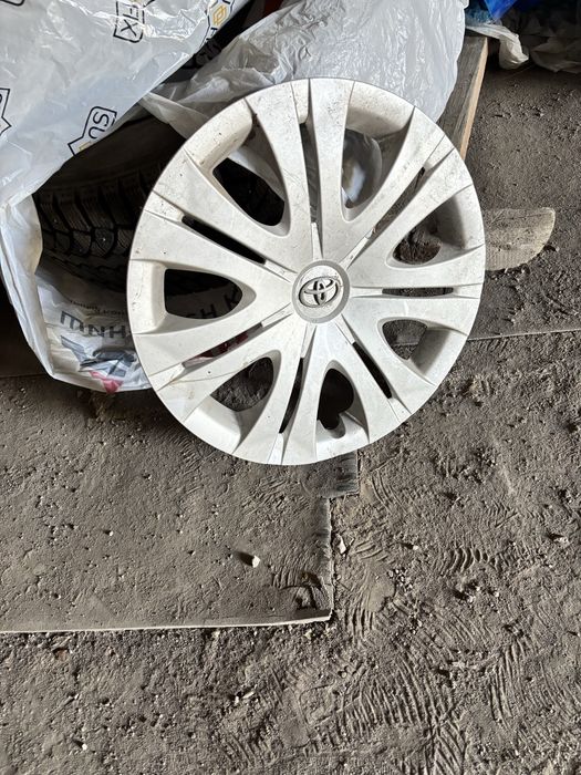 Колпак тойота R16