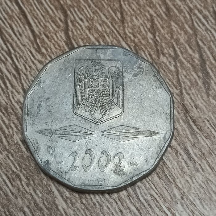 Vând monede românești.