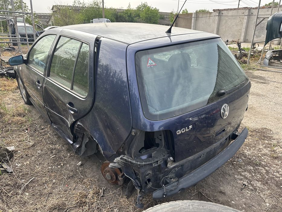 VW Golf 4 на части