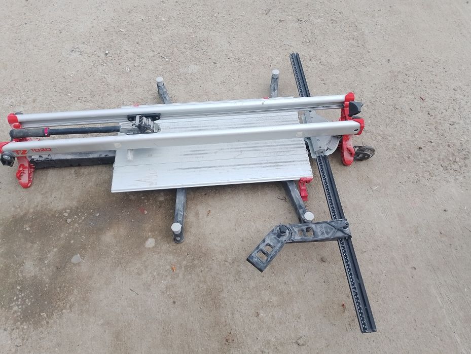 Se vinde mașină de tăiat Ruby 100cm