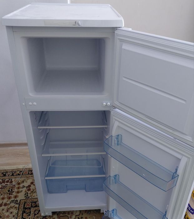 Продам холодильник