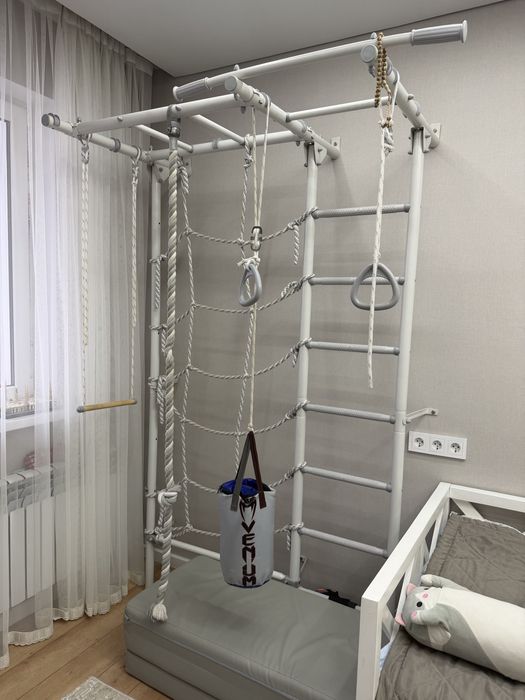 Шведская стенка -Турник