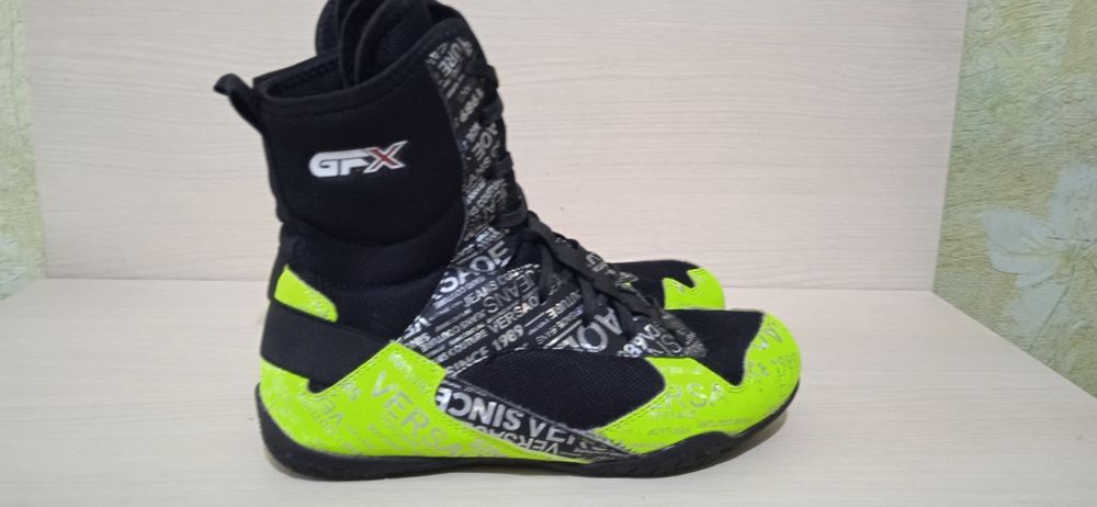 Продам боксерки  .