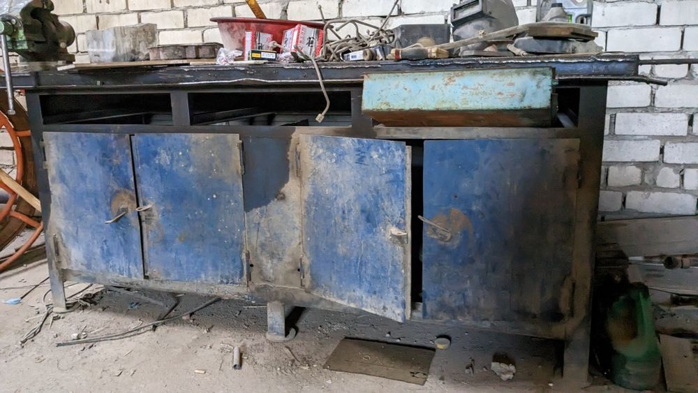 Слесарный стол с верстаком