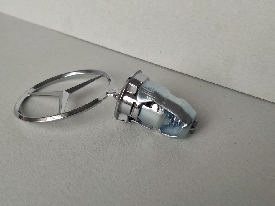 Предна емблема "мерник" за Мерцедес Mercedes-Benz