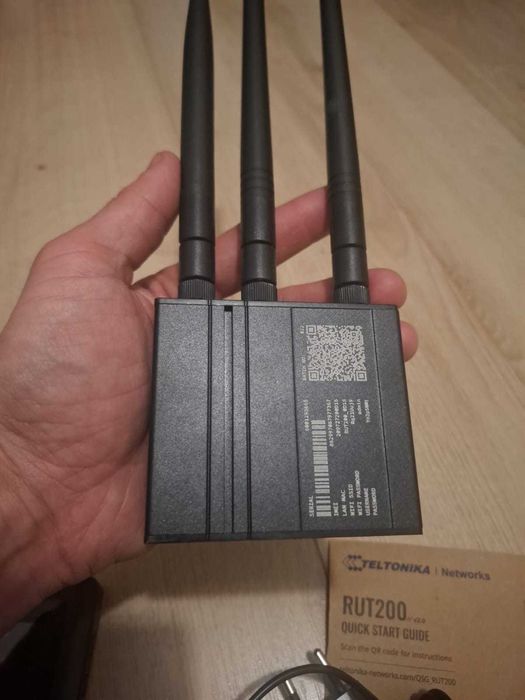 Router industrial Teltonika RUT200, Cat4, 4G LTE, IoT cu SIM