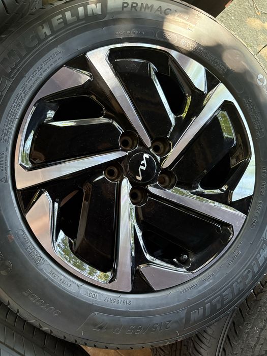 Оригинални джанти Kia / Киа 17" 5х114.3 + гуми 215/65/17