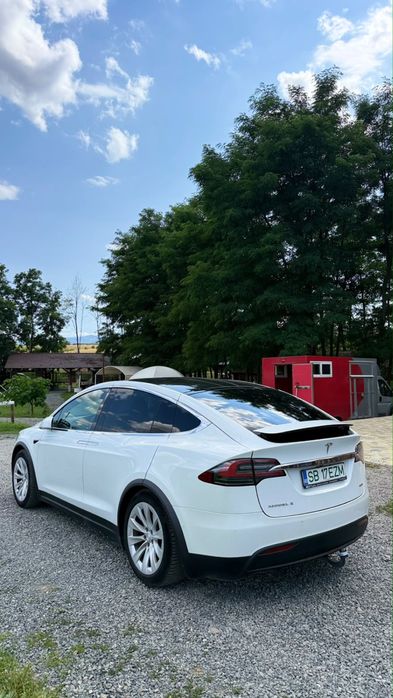 TESLA Model X 2017 — imagine 3