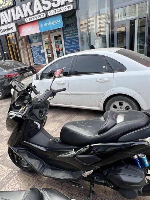 скутер н-макс 2025