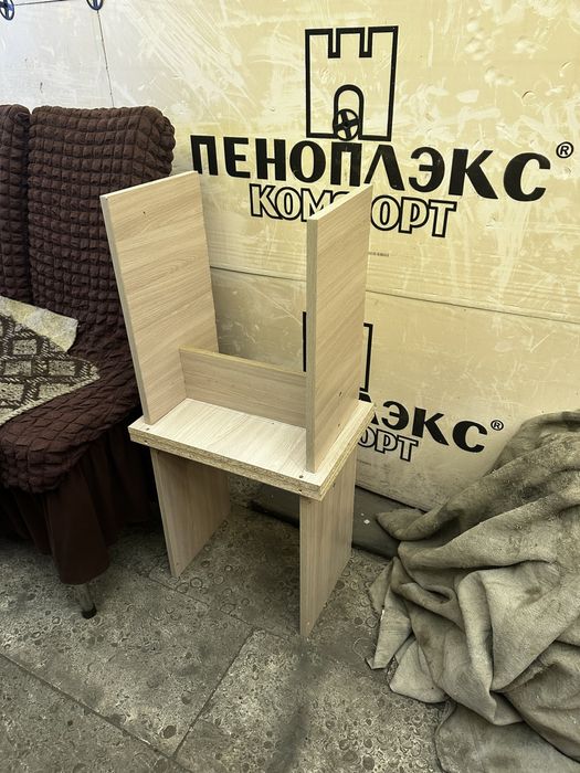Продам табуретки,шкаф,комп столы!