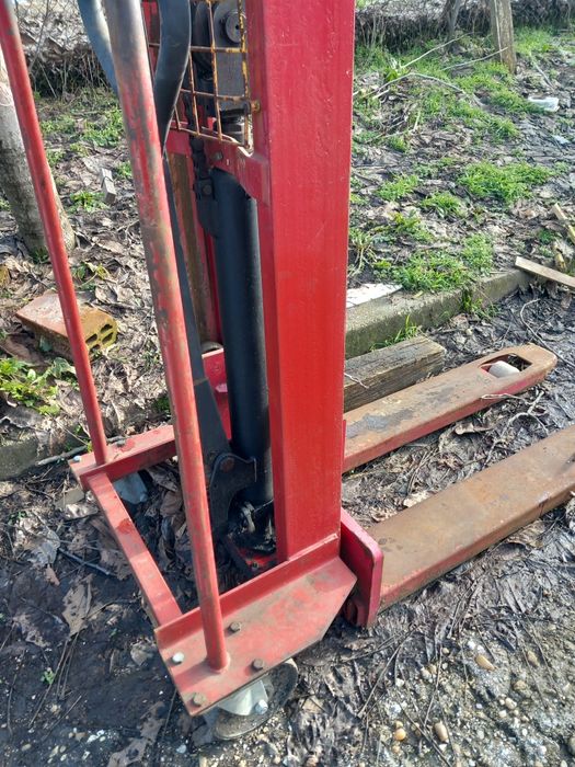 Хидравличен повдигач