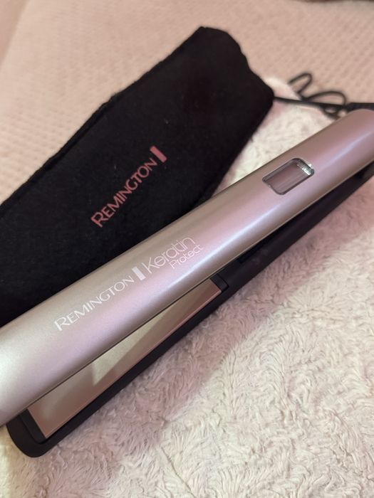 Продавам преса за коса Remington Keratin Protect
