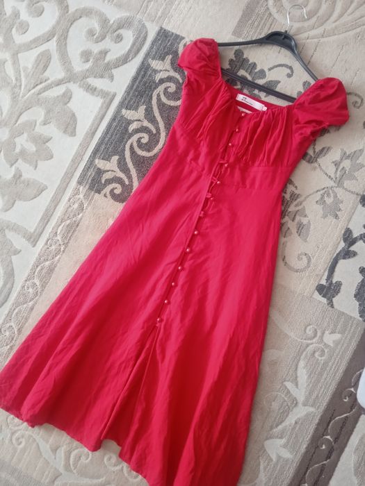 Продам красное платье
