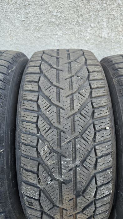 Anvelope 215 50 17 de iarna