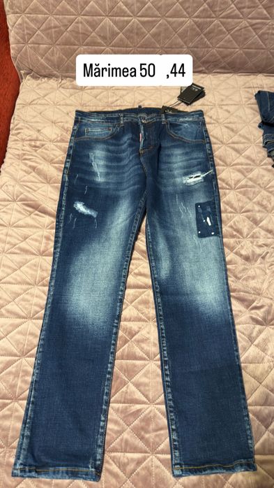 Blugi Dsquared2 marimi : 44, 48, 50 , 54 livrare oriunde cu verificare