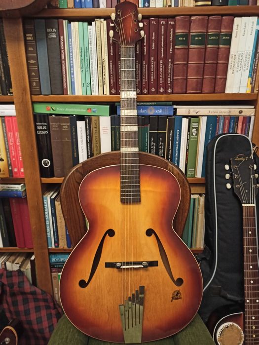 Chitara hollow body archtop jazz Framus Capri