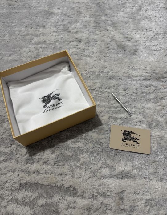 curea burberry neagra