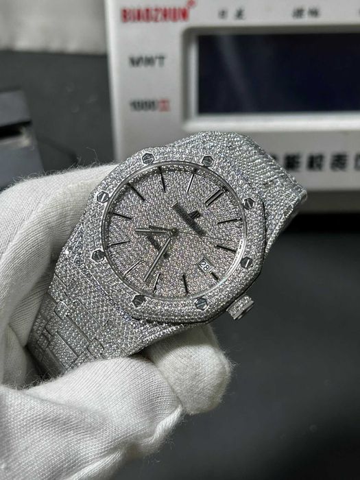 audemars piguet royal oak full diamond  icedout