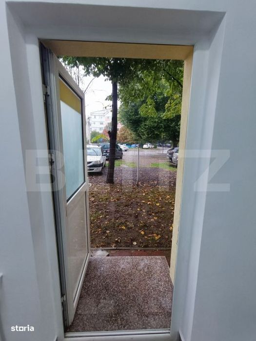 Spatiu comercial, 60 mp, zona Nicolina 2