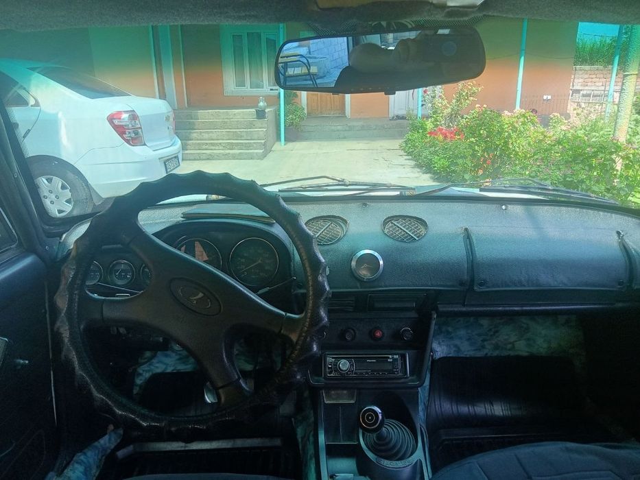 Vaz 2106 Toshkent viloyati Oʻrtachirchiq tumani moshina holati yaxshi