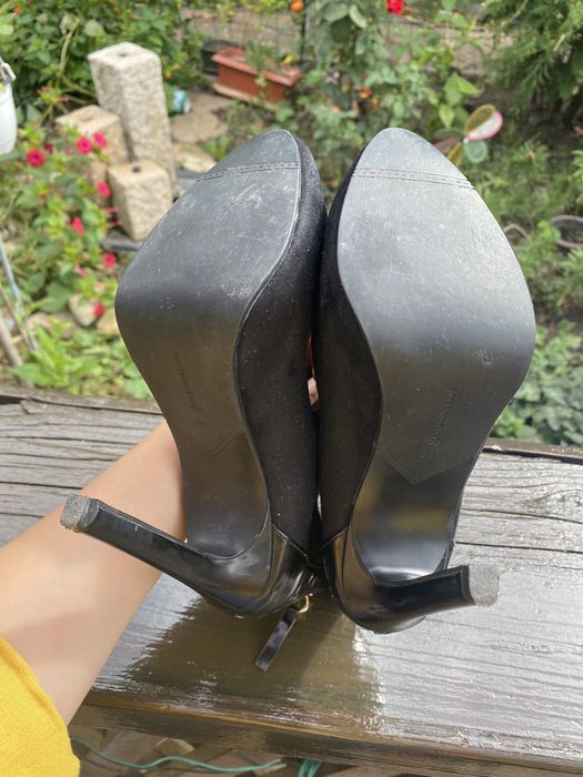 Botine cu toc si fermoar la spate Stradivarius marimea 35