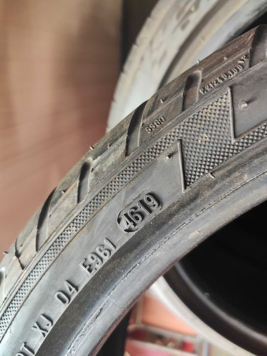 2бр. летни гуми 225/35/19 Pirelli