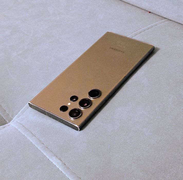 Vand Samsung S23 Ultra + S24 ULTRA