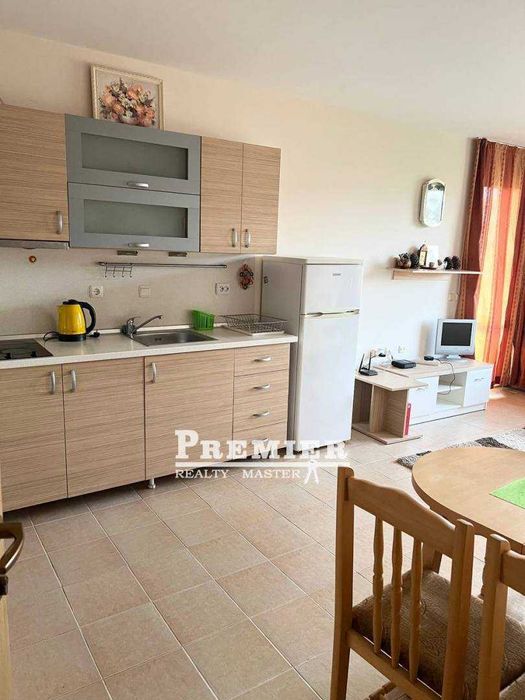 Продава се Двустаен апартамент в к.к. Слънчев бряг - 65 кв.м за 1016 €/кв.м - Снимка #1