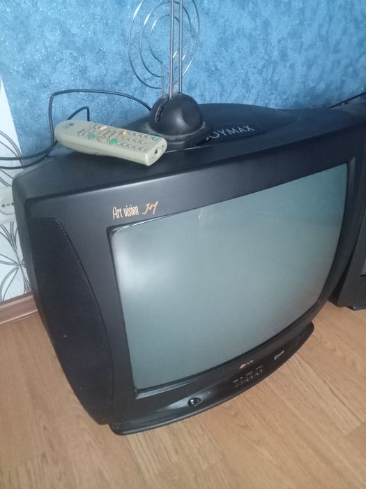 Продам телевизор LG