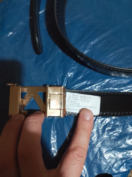 Curea noua ,cu etichetă