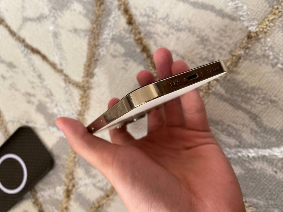 Iphone 13 pro gold