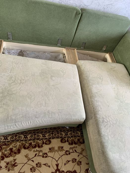 Продам диван срочно состоянее хорошее