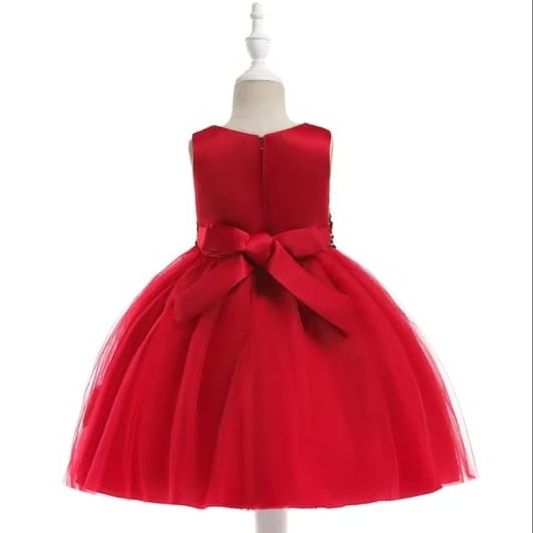 Красивые платья для девочек в наличии.