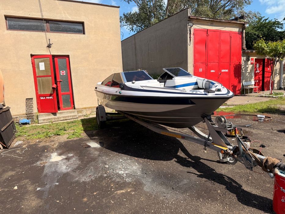 Bayliner Capri Bowrider