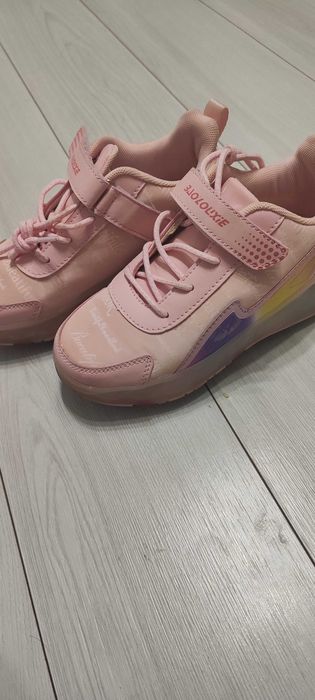 Кроссовки роликовые