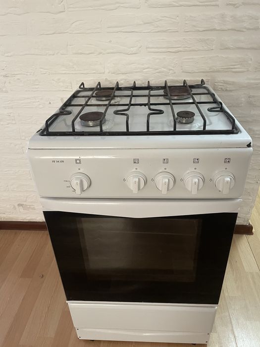 Продам газовую плиту